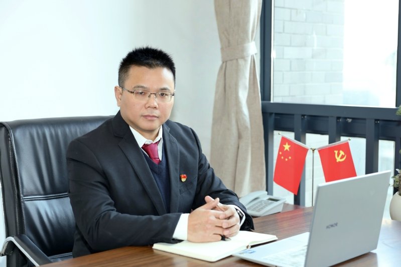 负责本科教育